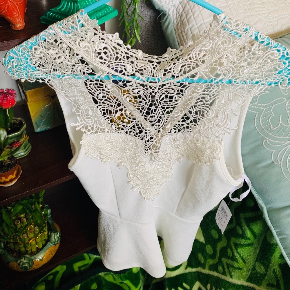 🦋2 for 6🦋 Windsor Bridal Lace Mock Peplum Blouse